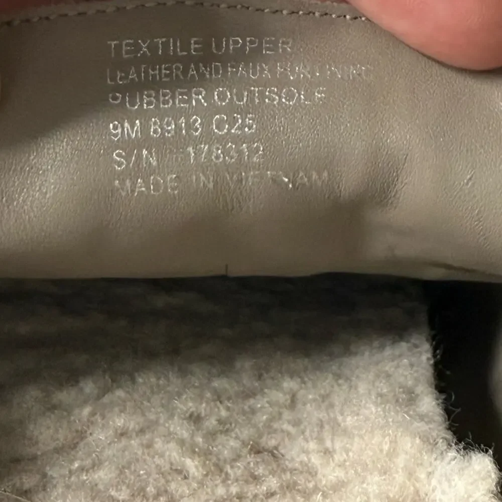 Tory Burch cutaway logo